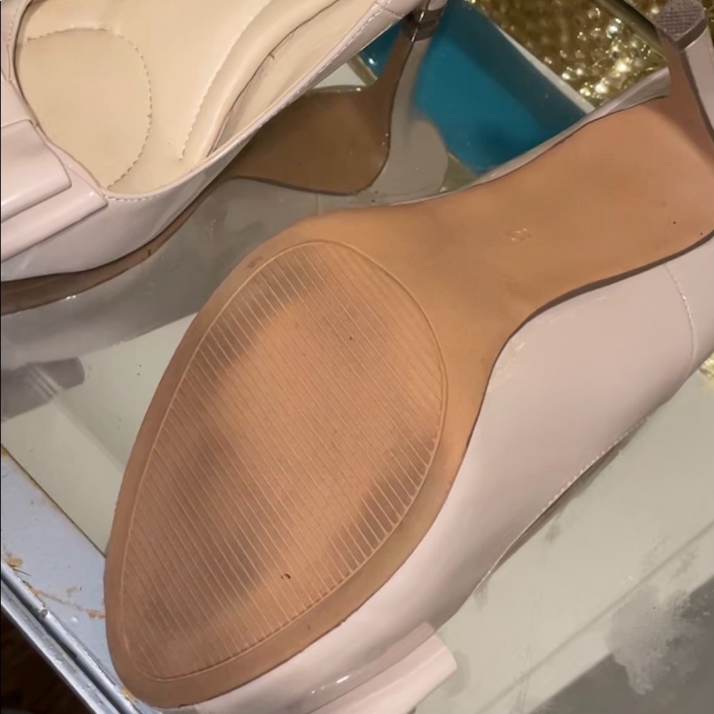 Shoes - Picture 4 of 5